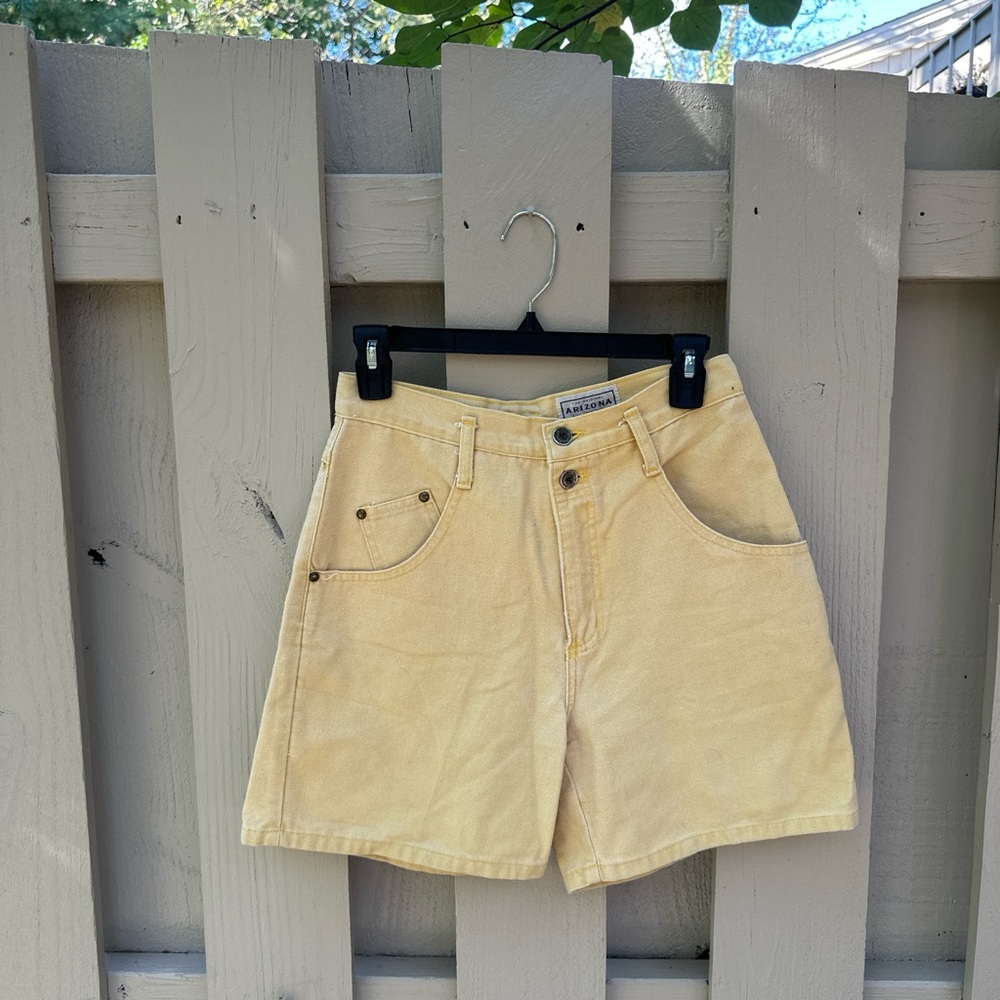 Vintage mustard Arizona Jean Company high waisted shorts 🫶🏻🍁✨